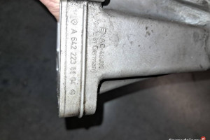 Łapa silnika Mercedes w221 320 cdi nr.A6422236604