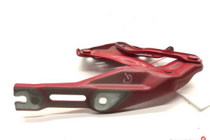 ZAWIAS MASKI PRAWY PRZÓD SKODA KAMIQ Crossover CZERWONY