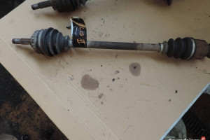 Półoś prawa Renault Clio II 1.4 8V