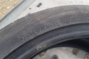 opona dunlop 255/40 r20