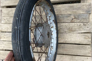 KOŁO PRZÓD WSK M06 125 150 175 OPONA