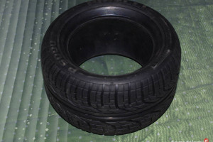 Pełno- gumowa opona 135/210 x 135 mm