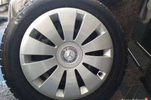 Zimowe Michelin 195/65/15 z felgami i kołpakami