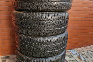 Komplet używanych opon zimowych Pirelli Scorpion Winter 235/55 R18