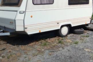 Działka miejsce parkingowe dla przyczep kempingowych kamperow aut itp