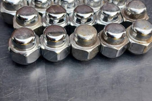 Koła śruby nakrętki kół mazda opony zimowe do felg stalowych aluminiowych