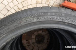Opony letnie Dunlop 225/40/18.