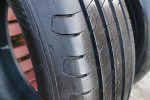Komplet letnich opon GOODYEAR r.2025 215/55R17/94W