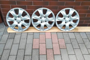 Kołpaki Hyundai 14 cali orginalne Nowe 3 sztuki.