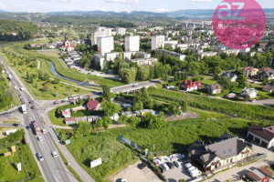 Działka pod komis samochodowy, plac lub magazyn .