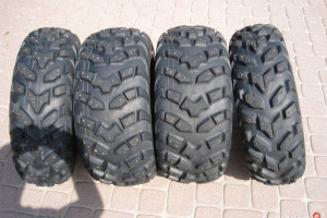 KOLCE OPONY MAXXIS Z KOLCAMI 26x8-12 , 26x10-12 Quad ATV UTV