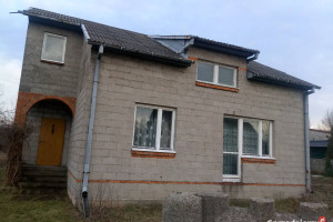 Dom z działką w stanie surowym